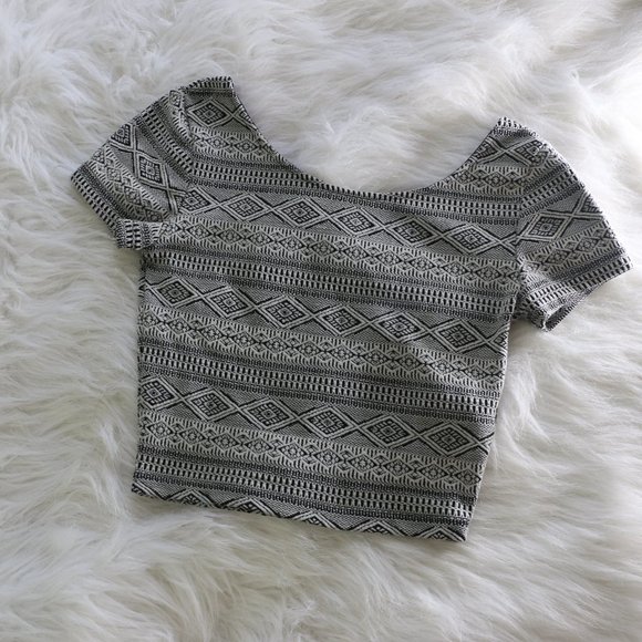 Divided Crop Top from H&M - White and Black Geometric Design, Size XS - Picture 1 of 8